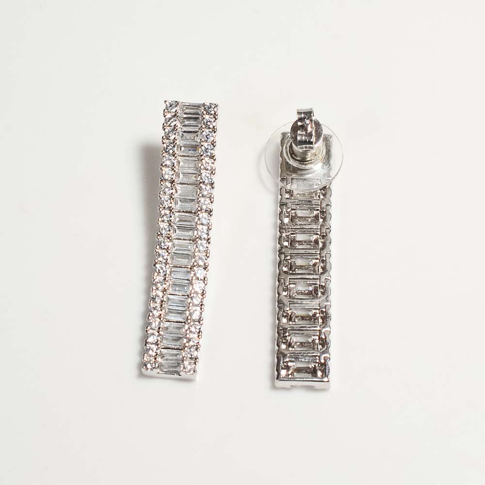 925 Sterling Silver Red Stonee Earrings