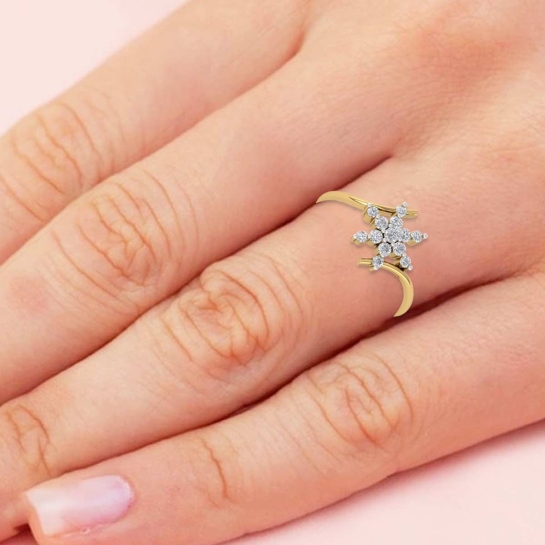 Avika Gold and Diamond Ring