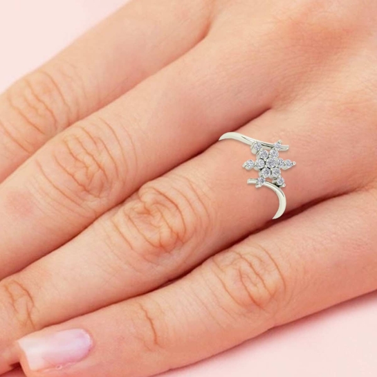 Avika Gold and Diamond Ring