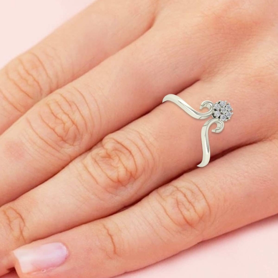 Nia Gold and Diamond Ring