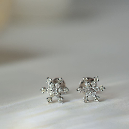Akiko White Gold Diamond Stud Earring