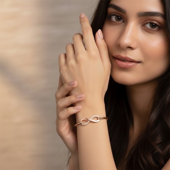 Ananta Diamond Loop Bangle 