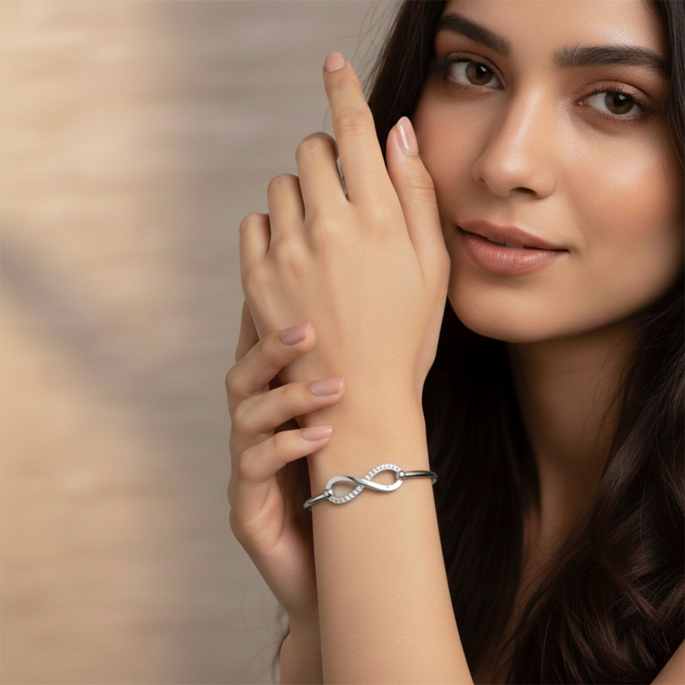 Ananta Diamond Loop Bangle 